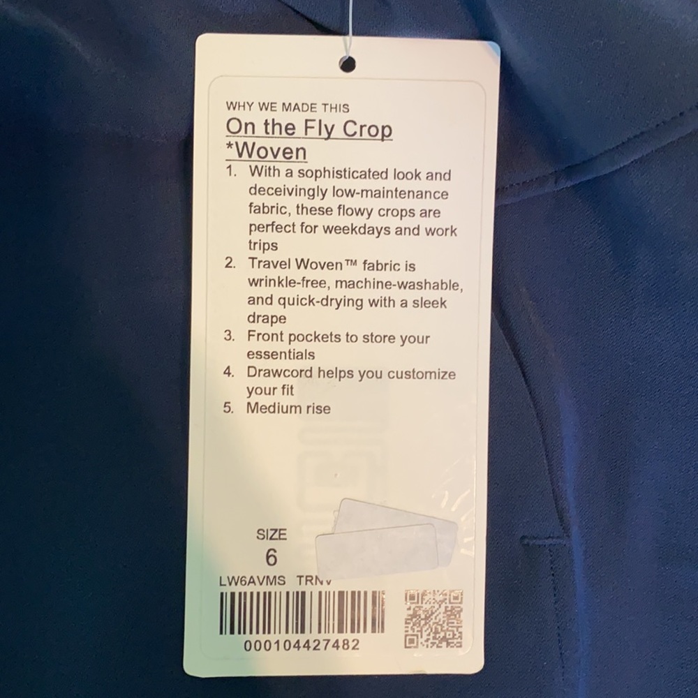NWT lululemon On the Fly Crop 23” - Picture 7 of 8